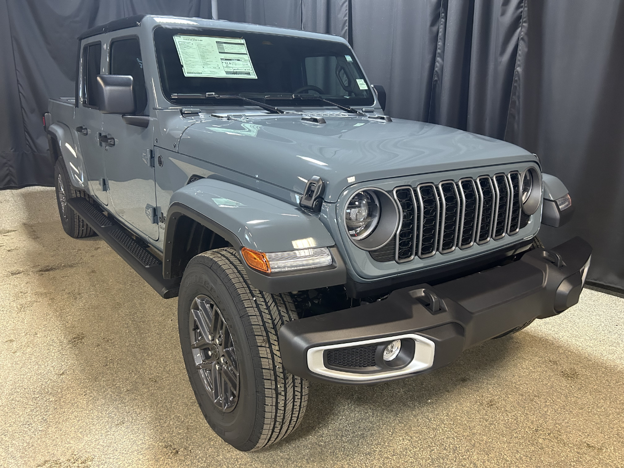 2026 Jeep Gladiator 3-piece hard top · 10 km at Brown's Chrysler Dodge Jeep Ram Ltd.